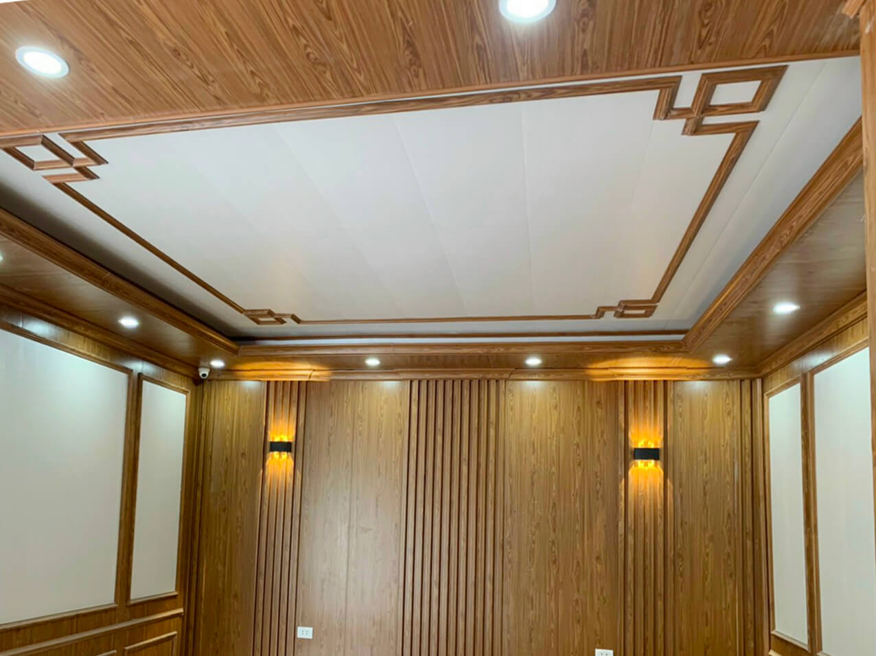 Quá trình thi công ốp tường nhựa tại Hải Phòng chuyên nghiệp