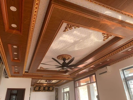 Trần nhựa giật cấp giả gỗ sang trọng